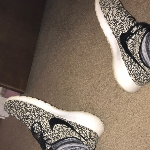 NIKE ROSHE - composition - Picture 5 of 6